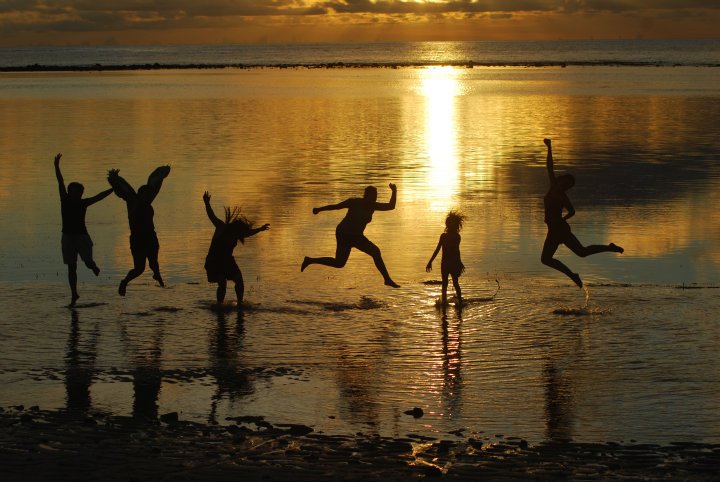 313974_2438095351696_2011721369_n